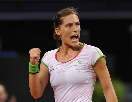 Andrea PETKOVIC GER jubelt über Punktgewinn, Jubel, Freude Einzelbild, Aktion 20.04.2011 Porsche Tennis Grand Prix Stuttgart 2011 16.04.-24.04.2011 Damen Porsche Tennis Grand Prix Stuttgart 2011