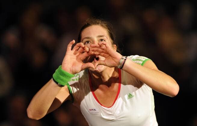 Andrea PETKOVIC GER jubelt, Jubel, Freude, mit ihren Händen formt sie ein Herz und bedankt sich so bei den Zuschauern Einzelbild, Aktion 20.04.2011 Porsche Tennis Grand Prix Stuttgart 2011 16.04.-24.04.2011 Damen Porsche Tennis Grand Prix Stuttgart 2011