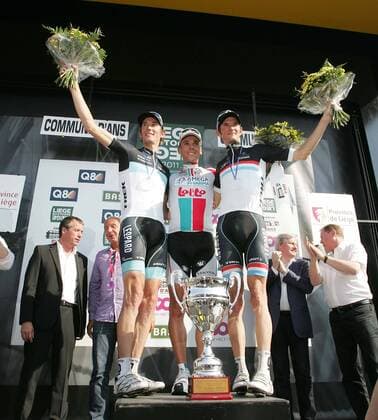 Belgien, Ans 24.04.2011: Radsport 97. Liege-Bastogne-Liege Ziel in Ans, Sieger Philippe Gilbert BEL Omega Pharma-Lotto (BEL) - OLO, Frank Schleck (R) 2. Platz, Andy Schleck (L) 3. Platz beide Team Leopard - Trek (LUX) - LEO o0 Jubel, Freude,