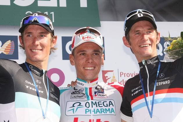 Belgien, Ans 24.04.2011: Radsport 97. Liege-Bastogne-Liege Ziel in Ans, Sieger Philippe Gilbert BEL Omega Pharma-Lotto (BEL) - OLO, Frank Schleck (R) 2. Platz, Andy Schleck (L) 3. Platz beide Team Leopard - Trek (LUX) - LEO o0 Jubel, Freude,