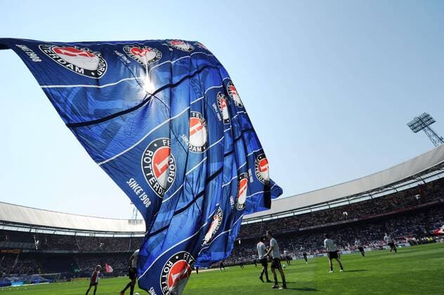 Feyenoord flag, APRIL 24, 2011 - Football :A Feyenoord flag flies as Feyenoord players warm up before the Dutch Eredivisie match between Feyenoord Rotterdam at De Kuip in Rotterdam, Netherlands.  (uzdb003938) o0 Objekte Fahne, Vereinsfahne totale