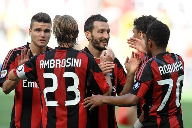 v.li.: Giacomo BERETTA, Massimo AMBROSINI, Gianluca ZAMBROTTA, THIAGO SILVA, ROBINHO --- AC Mailand (rot) vs. Bologna FC (weiß) Andreaxstaccioli Jubel Freude