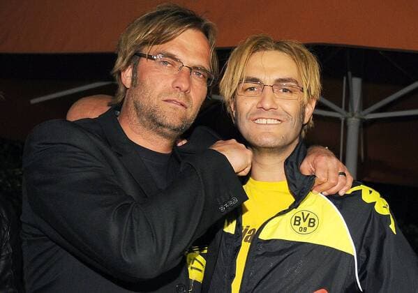 1. Bundesliga Saison 2010 2011 - Borussia Dortmund (BVB) feiert die Deutsche Meisterschaft 2011 - Trainer Juergen Klopp (BVB, L) feiert bei der Privat Party im Ristorante Piazza Navona mit Matze Knop DeFodi018