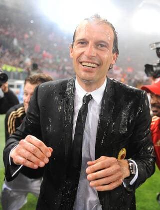 Trainer Massimiliano Allegri nach Proseccodusche - AC Milan feiert die italienische Meisterschaft 2010 2011 massimoxoliva o0 Scudetto Freude