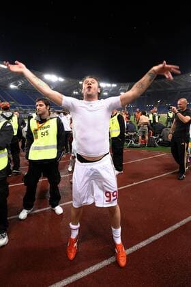 Antonio CASSANO - AC Milan feiert die italienische Meisterschaft 2010 2011 Andreaxstaccioli o0 Scudetto Freude