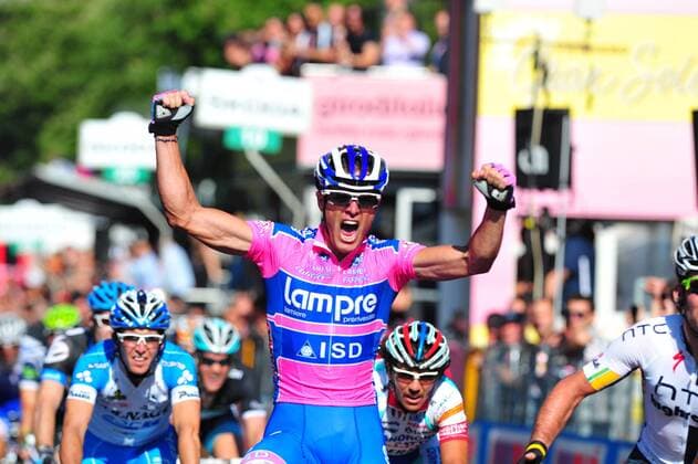 2011, Giro d Italia, Etappe 02: Alba - Parma, Team Lampre - Isd 2011, Alessandro Petacchi, Parma  o0 Jubel Freude