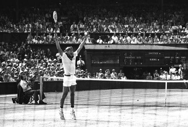 Tennis - Wimbledon All England Tennis Championships 1976 Mens Singles Final. Björn Borg (Sweden) celebrates winning the match.  o0 Sieger Sieg Finale