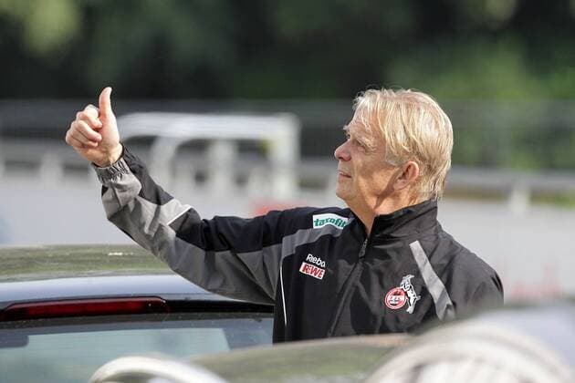 1.FC Köln Training, Trainer Volker Finke