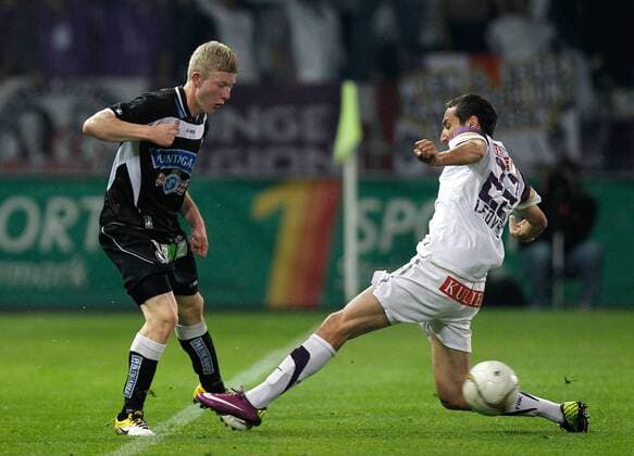 FUSSBALL - BL, Sturm vs A.Wien GRAZ,AUSTRIA,11.MAI.11 - FUSSBALL - tipp3 Bundesliga powered by T-Mobile, SK Sturm Graz vs FK Austria Wien. Bild zeigt Florian Kainz (Sturm) und Marin Leovac (A.Wien). 