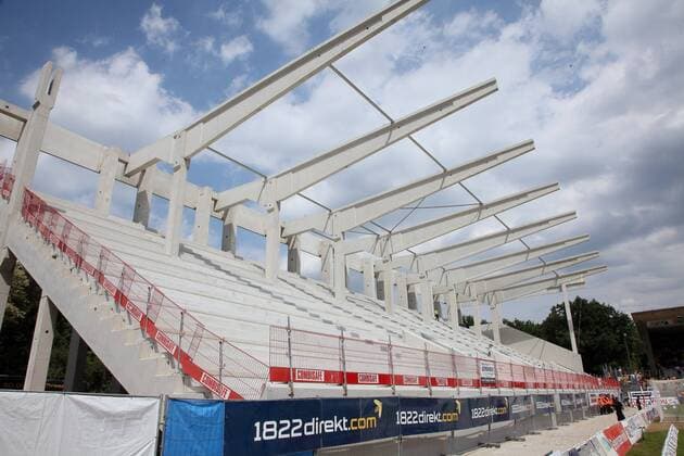 Fußball, Stadiongeschichte Kickers Offenbach Baustelle Bieberer Berg - Das Stadion in Offenbach wird demnächst modernisiert - Kickers Offenbach