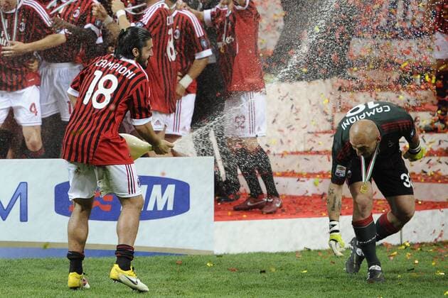 AC Mailand ist italienischer Meister: Gennaro Gattuso-Christian Abbiati v.li.  o0 Sektdusche Sekt