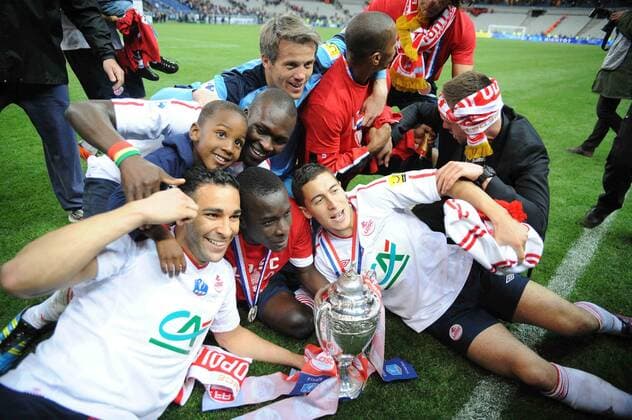 Finale Coupe de France: OSC Lille, 14.05.2011; OSC Lille feiert den Gewinn des Coupe de France 2010 2011 - Adil Rami (li.) und Eden Hazard (vorn, re.) - xNxLeGouicxFEPx  o0 Jubel, Freude Sieger