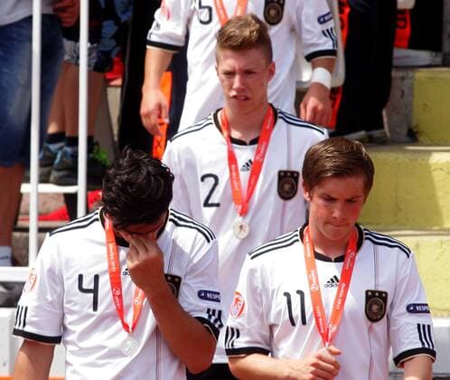 15.05.2011 Novi Sad(Serbia) Germany-Netherlands European men s Under 17 football championship final, Koray Günter (L) with Mitchell Weiser (c) and Patrick Weihrauch (R) of Germany U17 after lost match : 