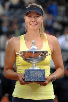 Maria Sharapova of Russia celebrates after winning final of WTA Tennis Internazionali BNL d Italia --- andreaxstaccioli o0 Objekte Pokal Trophäe Sieg