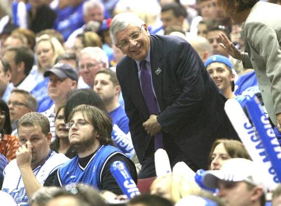 Apr 28, 2009 - Orlando, Florida, U.S. - NBA Basketball Herren USA Commissioner DAVID STERN watches with Magic fans during the Philadelphia 76ers at Orlando Magic NBA Basketball Herren USA Playoff game at Amway Arena. NBA Basketball Herren USA 2009 - Playoffs - Magic beats 76ers - ZUMAo62