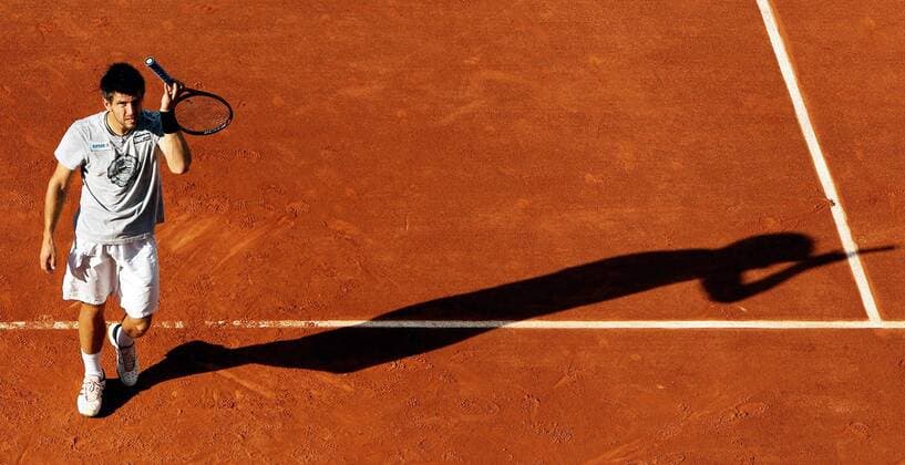 TENNIS - ATP, French Open 2011, Vorschau PARIS, 19.MAI.11 - TENNIS - ATP Tennis Herren World Tour, Grand Slam, Roland Garros, French Open, Vorberichte, Training. Bild zeigt Jürgen Melzer (AUT).  o0 Aufschlag Schatten Enttäuschung