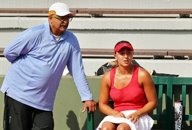 TENNIS - WTA, French Open 2011, Quali PARIS, ,20.MAI.11 - Training. Bild zeigt Vater und Trainer Ariff Mohamed Paszek und Tamira Paszek (AUT). 