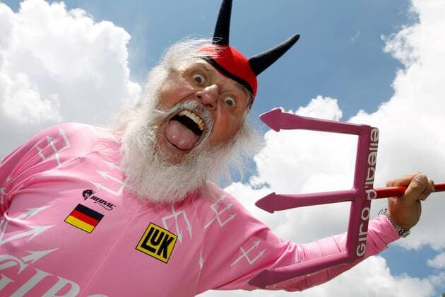RADSPORT - Giro d Italia 2011 HEILIGENBLUT,AUSTRIA,20.MAI.11 - DIVERS, RADSPORT - Giro d Italia, Fight for Pink, Jedermann Rennen, Lienz - Grossglockner. Bild zeigt Didi Senft, der Il Diavolo. Keywords: Fan, Teufel. 