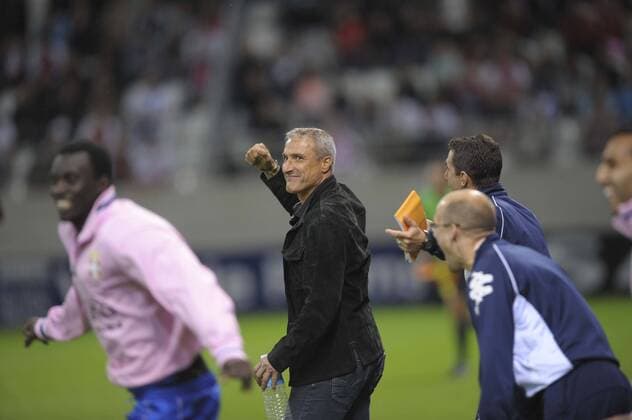 Stade Reims vs Evian Thonon Gaillard (TG FC) - Ligue 2 - 20.05.2011 - Trainer Bernard Casoni (Evian Thonon Gaillard) - JBAutissier  o0 Freude, Jubel