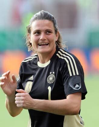 Fussball, Testspiel, Freundschaftsspiel, Damen, Frauen, Länderspiel, deutsche Nationalmannschaft , aktion, Deutschland - Korea DVR 2-0, v.l. Jubel nach Spiel, Freude, jubel,Nadine Angerer, DFB Frauen,