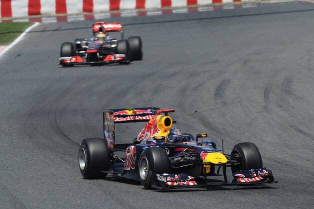 SEBASTIAN VETTEL (GER) - RED BULL RENAULT RB7 - ACTION LEWIS HAMILTON (GBR) - MCLAREN MERCEDES MP4-26 - ACTION Formule 1 : Grand Prix-Course-Race-Espagne-Granollersl- 22.05.2011 - xGillesLeventx 