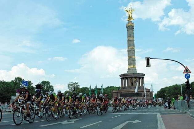 Diverse - Peloton - Fahrerfeld - Event: ProRace Berlin - Velothon 2011 - Location: Berlin - Deutschland - Europa - Datum: 22.05.2011 - Contact