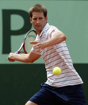 French Open 2011, Roland Garros,Paris,ITF Grand Slam Tennis Tournament .Florian Mayer (GER), Einzelbild,Aktion,