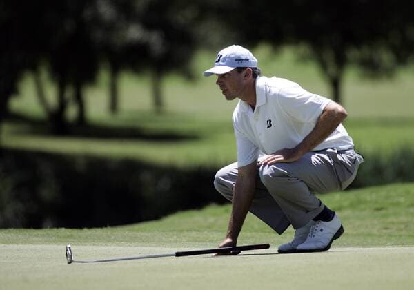 26 MAY 2011: Matt Kuchar on the 5th hole first round of the HP Byron Nelson Championship played at TPC Las Colinas Four Season Resort in Irving, TX. PGA Golf Herren MAY 26 HP Byron Nelson Championship - First Round Icon1105261624 EDITORIAL USE ONLY