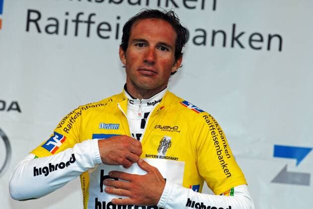 Podium - Etappensieger Michael ALBASINI ( SWI Team HTC - Highroad ) übernimmt gleichzeitig das gelbe Trikot des Gesamtführenden - Event: 32. Bayern Rundfahrt 2011 - Bad Gögging nach Aichach 180.5 km - Location: Bad Gögging - Bayern - Deutschland - Europa - Datum: 27.05.2011 - Contact