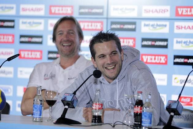 Pressekonferenz Handball Champions-League Finale VELUX EHF FINAL 4 in der Lanxess-Arena in Köln am 27. Mai 2011. Der Trainer des Hamburger SV Martin Schwalb (li.) und Guillaume Gille (re.). HSV Hamburg