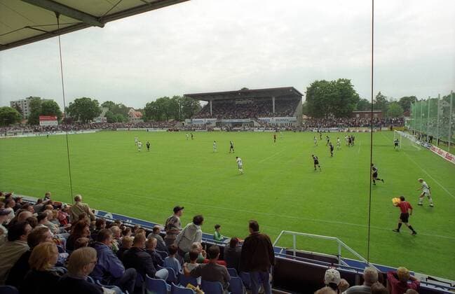Playmobil Stadion, Heimspielstätte der SpVgg Greuther Fürth - DEUTSCHSPRACHIGE SPORTZEITSCHRIFTEN UND -ZEITUNGEN NUR NACH RÜCKSPRACHE Aktion, Totale