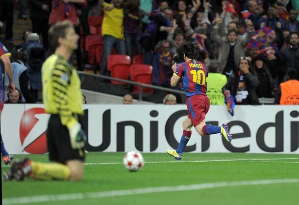 FUSSBALL CHAMPIONSLEAGUE FINALE SAISON 2010 2011 28.05.2011 FC Barcelona - Manchester United FC JUBEL nach dem TOR zum 2:1 Lionel Messi (Barca)  o0 Sponsor, Wirtschaft, Werbebande, Bande, Werbung, UniCredit