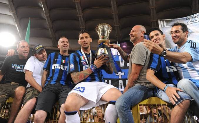 Marco Materazzi (Inter Mailand) roma 29-05-2011 finale tim cup inter palermo - massimoxoliva o0 Pokal, Trophäe, Objekte, Fan, Publikum, Fannähe