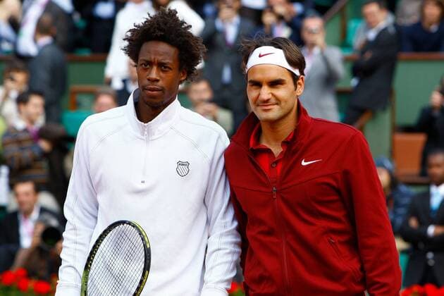 Roger Federer (SUI) vs Gael Monfils (FRA) during the men s quarterfinal match of the 2011 Roland Garros tournament in Paris. Tennis 2011 - Grand Slam Roland Garros - men s quartefinal - day 11 - ZUMAx34