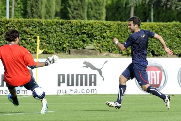 31.05.2011, Coverciano - Nationalteam Italien - Training 2011 - Giuseppe Rossi  o0 Werbebande Bande Werbung Werbepartner Sponsor Wirtschaft Puma
