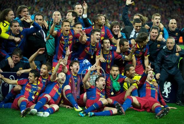 Fussball London Wembley Stadion 29.05.2011 UEFA Champions League Finale FC Barcelona ESP geg Manchester United ENG 3:1 Siegerfoto mit Champions League Pokal ua TW Victor Valdes Barca 01 Daniel Alves Barca 02 Gerard Pique Barca 03 Xavi Barca 06 David Villa Barca 07 Andres Iniesta Barca 08 Lionel Messi Barca 10 Javier Mascherano Barca 14 Sergi Busquets Barca 16 Pedro Barca 17 Eric Abidal Barca 22 Josep Pep Guardiola Barca Trainer