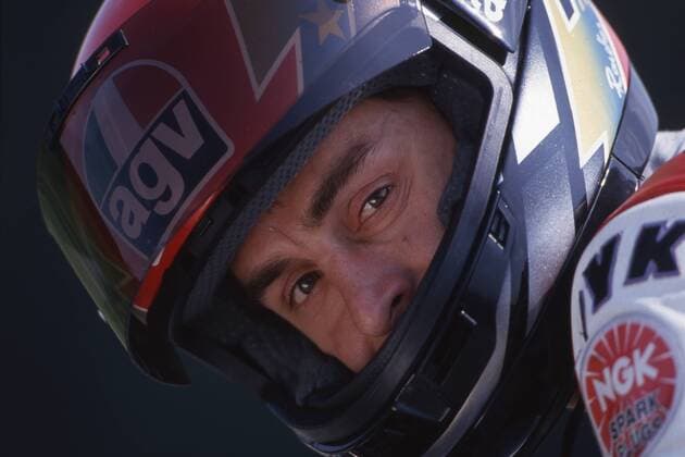 Dirk RAUDIES, Deutschland, Motorradfahrer, 125ccm-Klasse, Porträt, Portrait, mit Helm, Mai 1993.