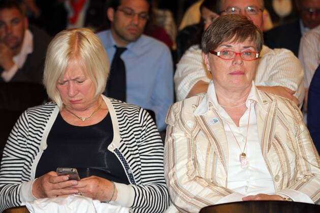 01.06.2011, Ehrung Team 2011 - die DFB Schul- und Vereinskampagne im Kaisersaal des Römer in Frankfurt Monika Koch-Emsermann , Pionierin des Frauenfussball und Helga Altvater, war die erste Schiedsrichterin in Frankfurt am Main, heute Beisitzerin im Frauenfussball beim DFB-Sportgericht