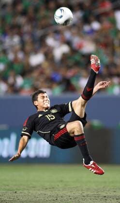 June 1, 2011: 9:22:59 PM - Mexico s Hector Moreno ( 15) bicycle kicks a ball out of his own end against New Zealand during their friendly as part of the 2011 FMF U.S. Tour at Invesco Field in Denver, Co. Mexico won the match 3-0. SOCCER: JUN 01 Mexico v New Zealand Icon14111060101 EDITORIAL USE ONLY