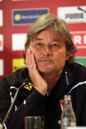 Cheftrainer Dietmar Constantini (AUT)