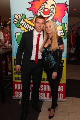 1.FC Köln - Karnevalssitzung Lukas Podolski mit Freundin Monika Puchalski 28.02.2011