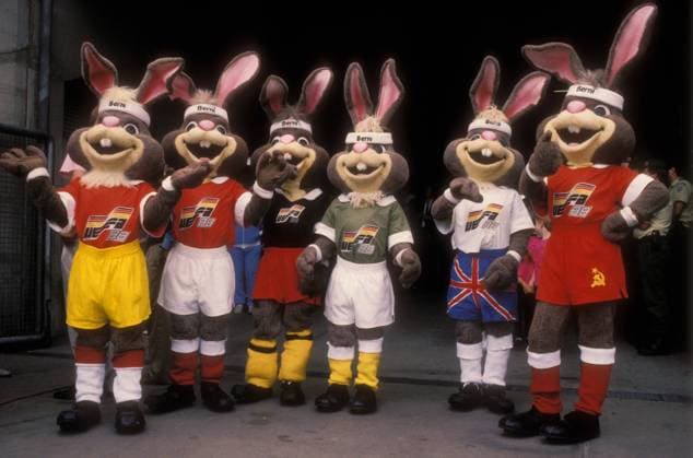Finale der Europameisterschaft 1988 in München - Die Maskottchen der EM heissen allesamt Bernie