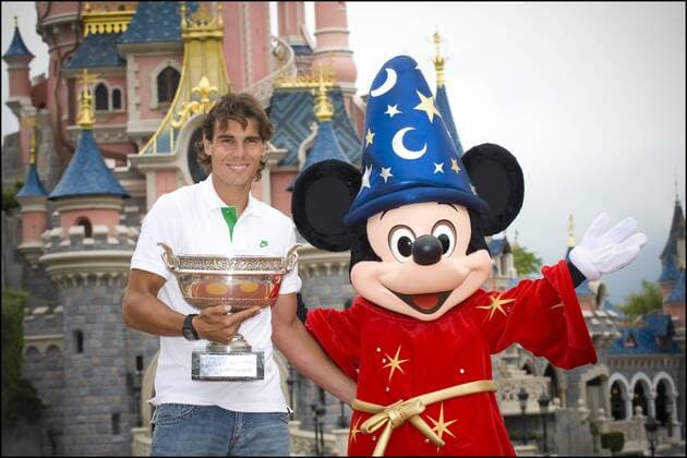 Rafael Nadal (Esp) posant avec le trophee au Parc Disneyland Paris Tennis: Internationaux de Roland Garros - 06.06.2011 - finale Hommes - JBAutissier PanoramiC 