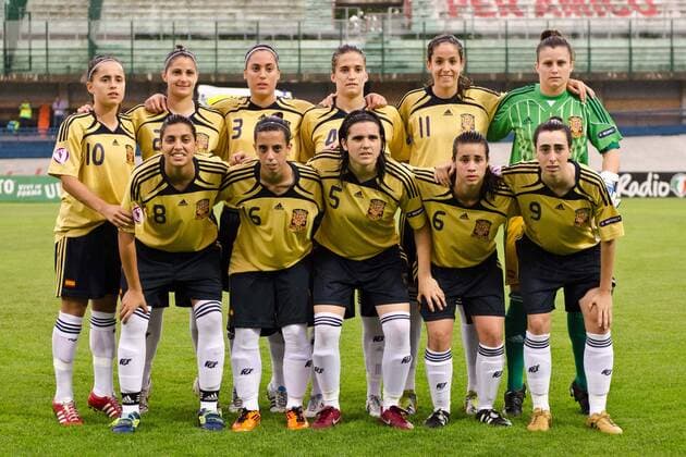 U-19 Spain team group line-up (ESP), JUNE 5th, 2011 - Football : Spain team group (L-R) Beristain Gonzalez, Merino Lopez, Laura Gutierrez, Luna Iriarte, Olga Garcia, Sandra Penos, front; Ana Buceta, Nagore Calderon, Andrea Pereira, Leire Fernandez, Paloma Lazaro before the UEFA Women s Under 19 Championship Group B match at Tullio Morganti stadium in Forli (ptmb017708)