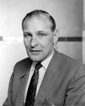 Fußball, Trainerhistorie FC Burnley von 1896 bis heute Harry Potts - Burnley FC, Manager 1960 61 Photo. Managed Burnley FC to League title in 1960 and losing FA Cup Final in 1962 