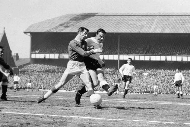 Roy Vernon (Everton FC) George Cohen (Fulham FC) Everton FC v Fulham FC. 11 5 1963. 