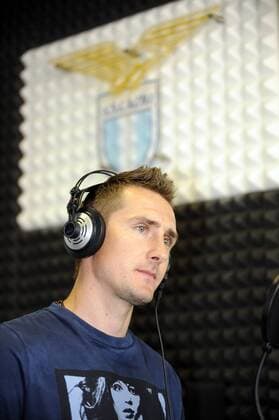 Miroslav Klose äussert sich im Vereinsradio zu seinem Wechsel zu Lazio Rom marcoxrosi o0 Radio Medien Kopfhörer