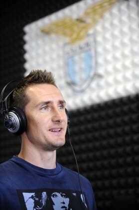 Miroslav Klose äussert sich im Vereinsradio zu seinem Wechsel zu Lazio Rom marcoxrosi o0 Radio Medien Kopfhörer