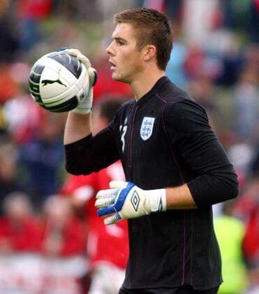 02.06. 2011 Nyon Fussball Herren U19 Länderspiel Schweiz - England 2:3 Torwart Jack Butland (England) ; Einzelbild , Aktion 