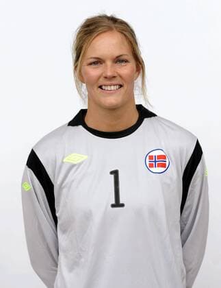 Football 10.06.2011, Porträttermin Nationalteam Norwegen: Ingrid Hjelmseth 